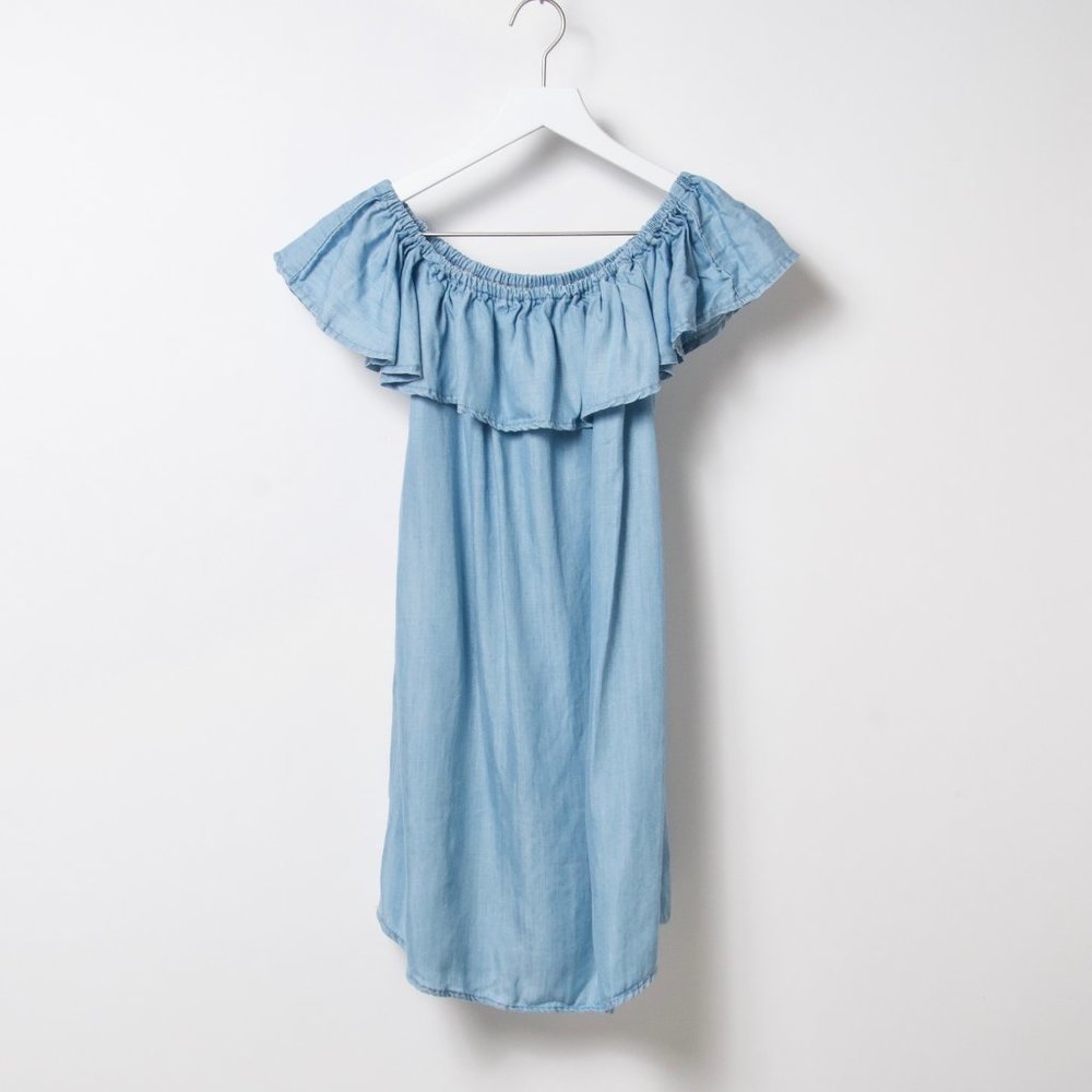Lulu's Off the Shoulder Denim Dress